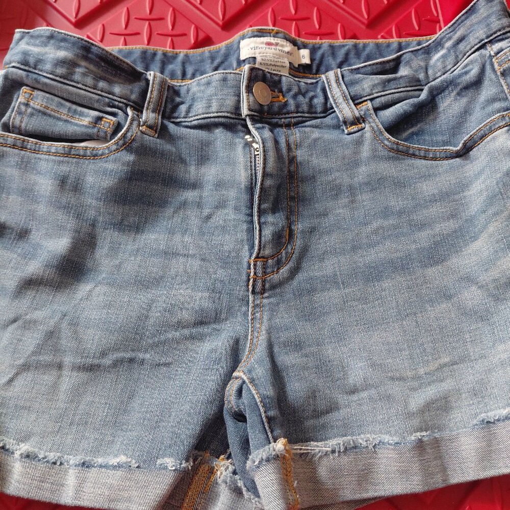 Vineyard Vines shorts